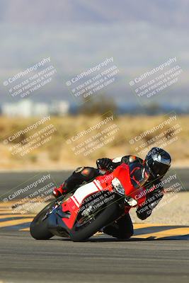 media/Jan-13-2024-SoCal Trackdays (Sat) [[9c032fe5aa]]/Turn 16 Set 2 (1120am)/